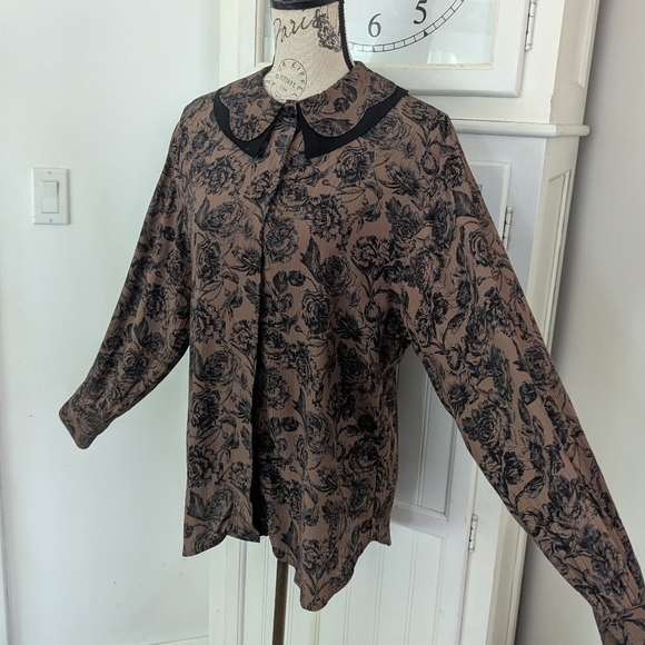 Vintage Floral Print Blouse With Peter Pan Collar - Picture 3 of 13